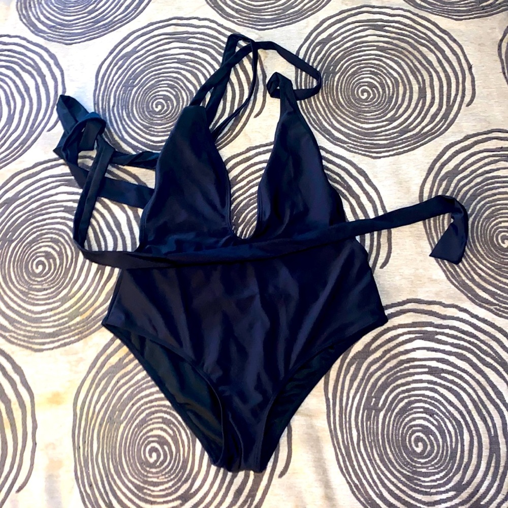 Black swimsuit one peice